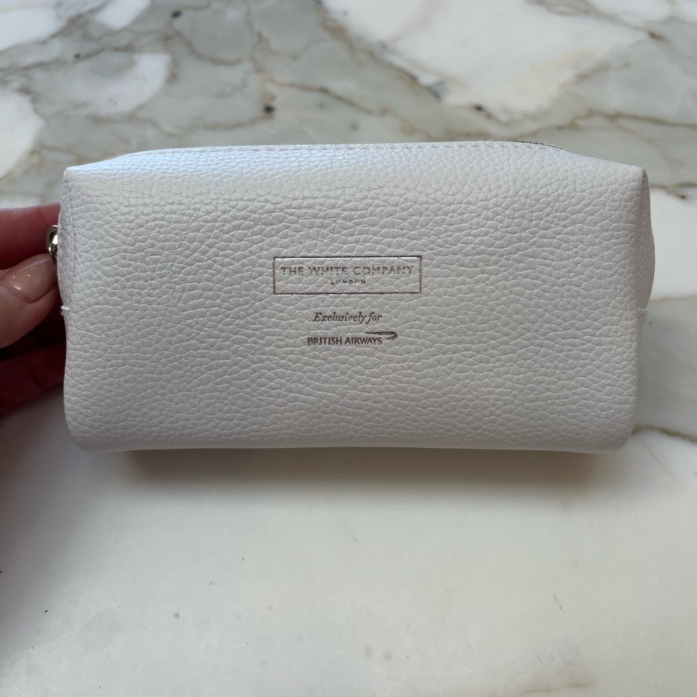 ✈️FIRST CLASS❤️ The White Company White Leather Pouch w/pampering items